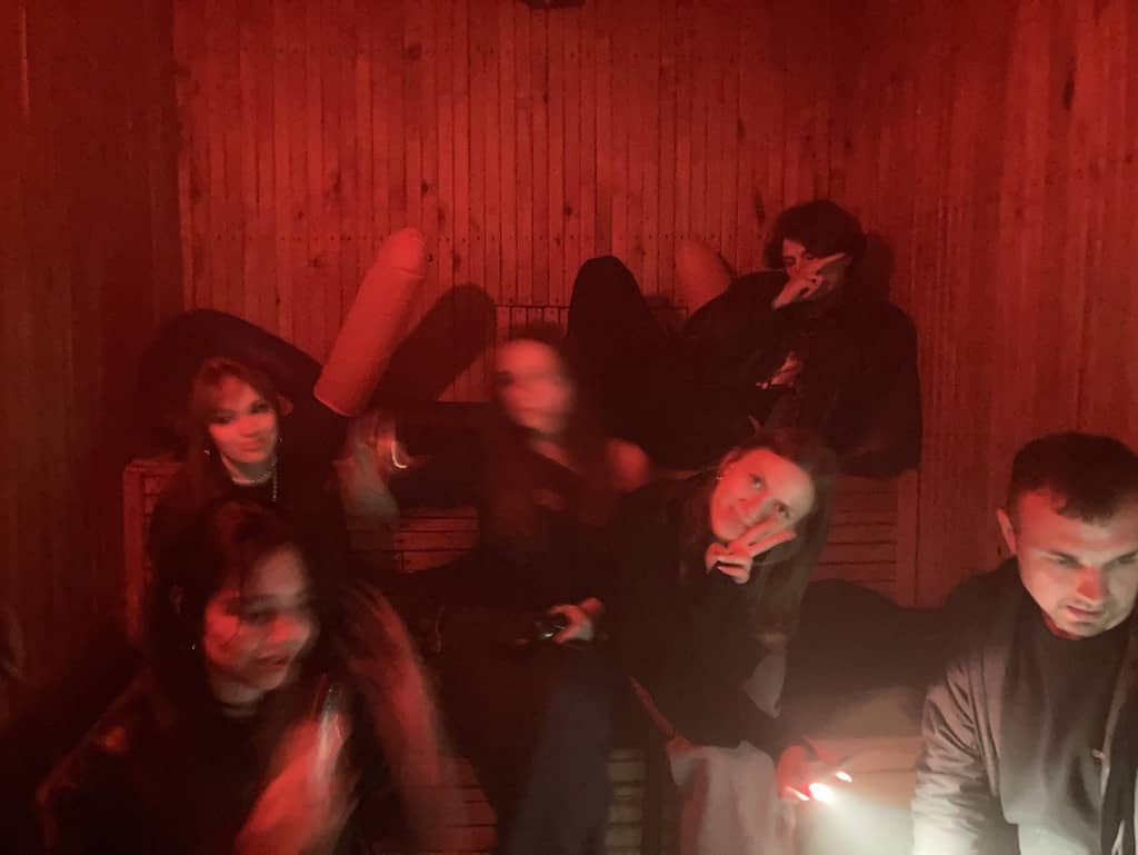 Pirtį Karsta Hot sauna, people gaming