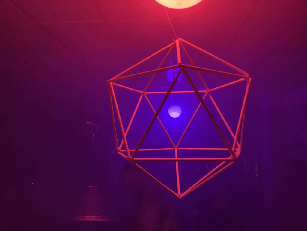 Spalvos The Hexagon of doom