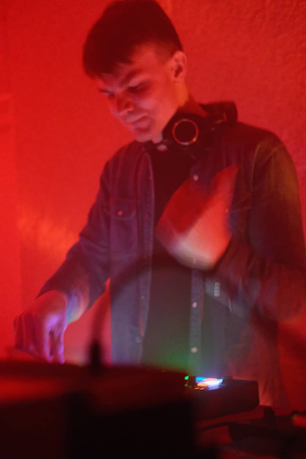 Guest DJ Ernestas DJ playing hot tunes