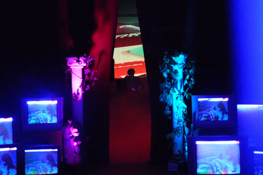 Vaporwave entrance Entrance to the main dance floor